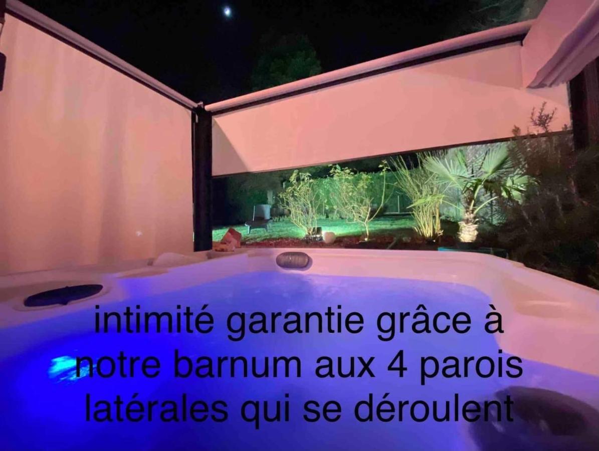 Le Jacuzzi De Marie Apartment Tourcoing Bagian luar foto